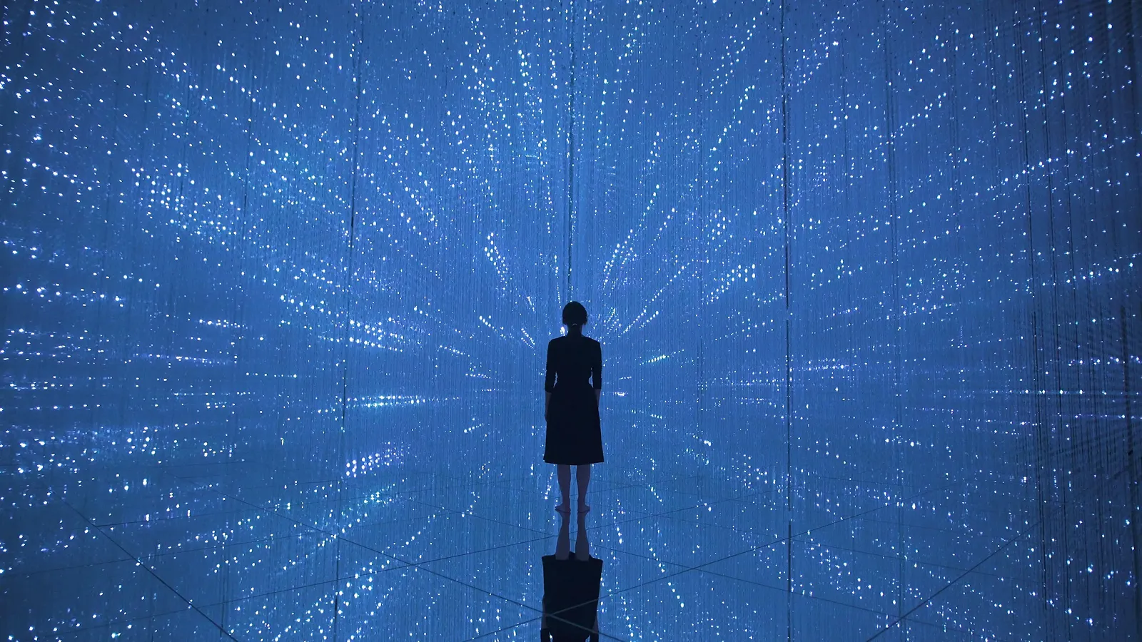Infinite Crystal Universe
